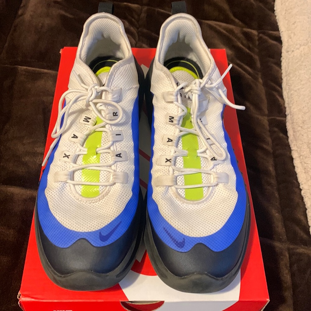 Nike air max axis